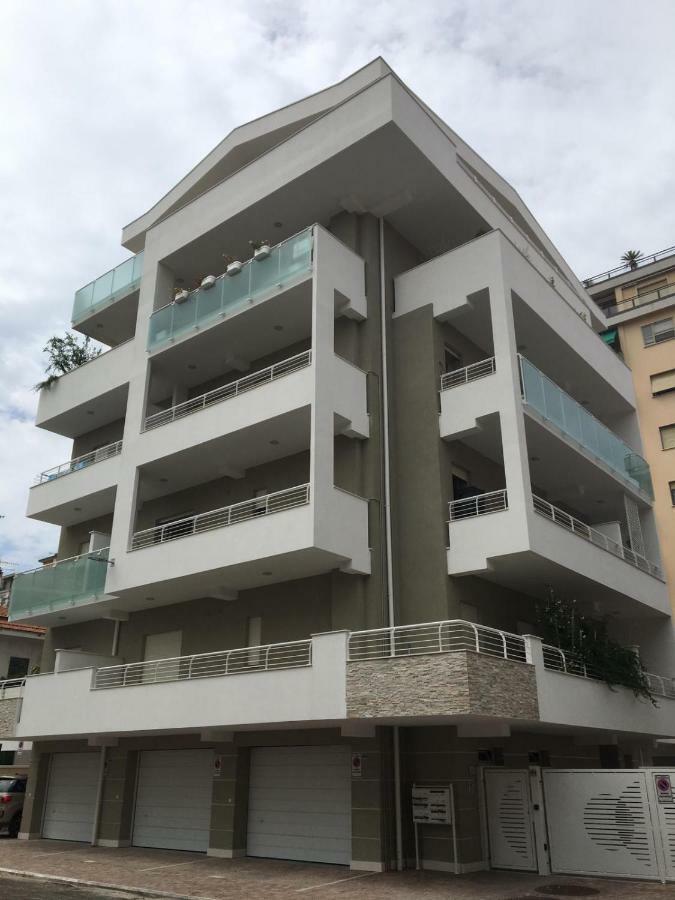 Appartamento Acquamarina San Benedetto del Tronto Exterior foto